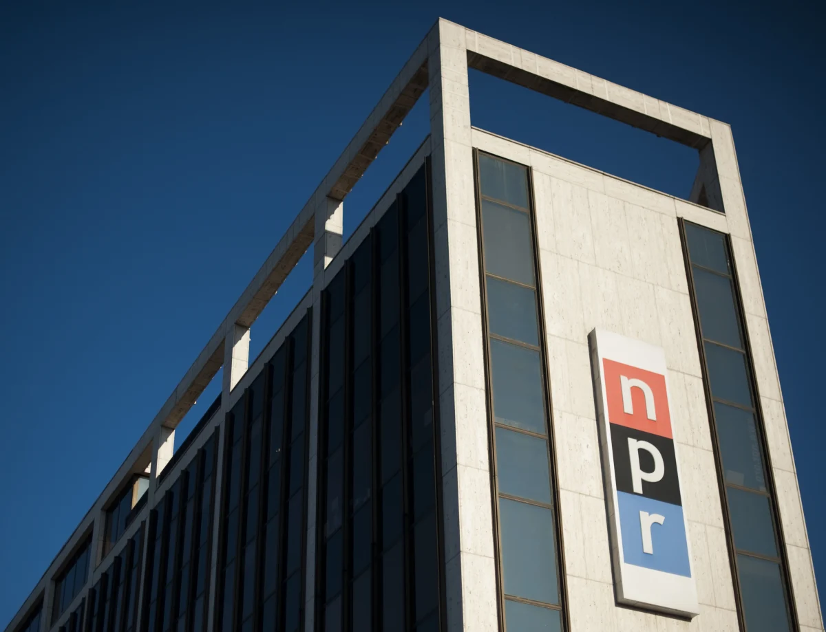 FCC-ul lui Trump vine acum și de la NPR și PBS.