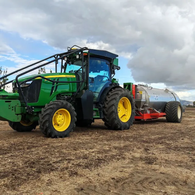 Viitorul agriculturii cu culturi de valoare ridicată Tractoare autonome John Deere.